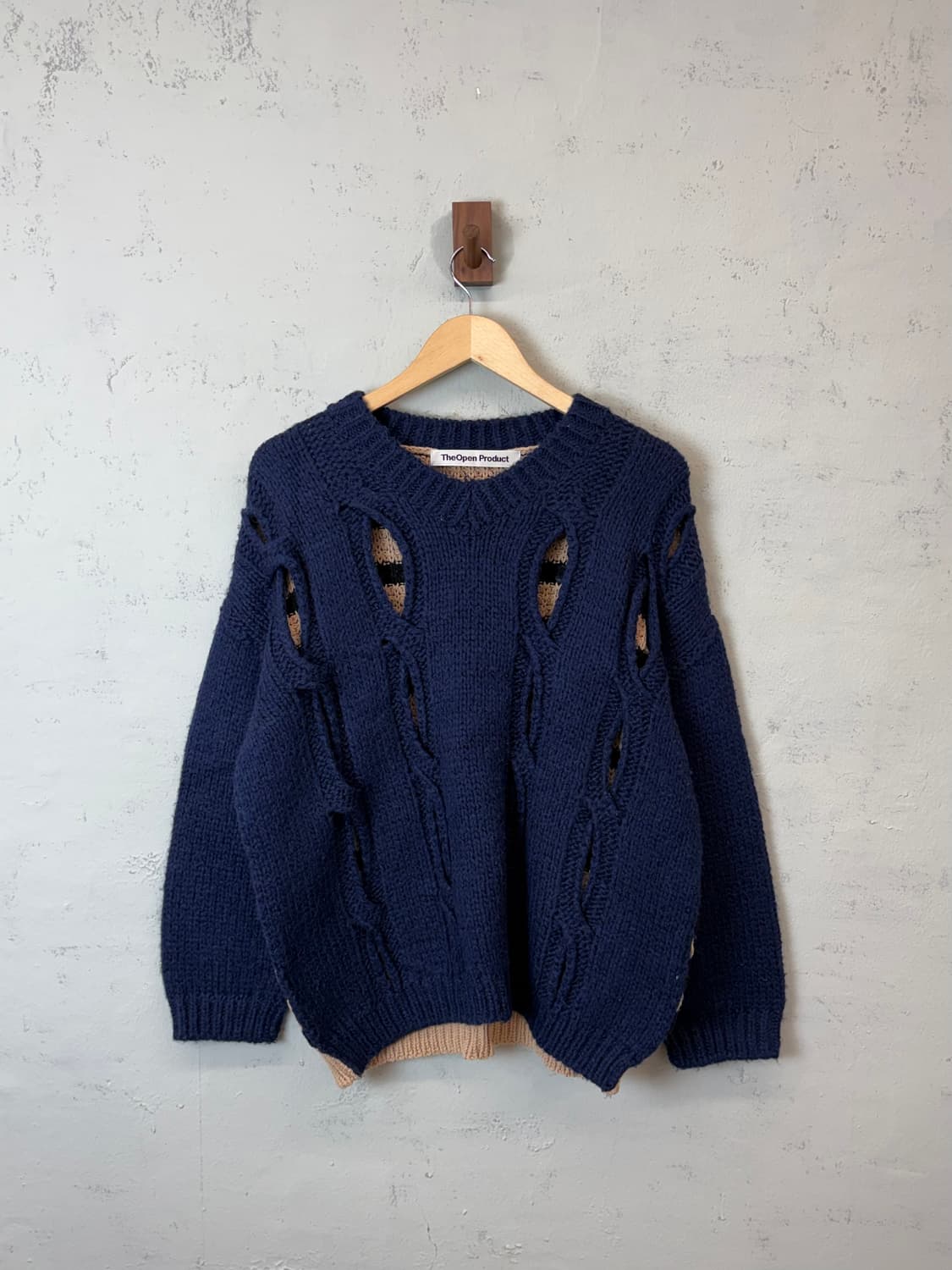 더오픈프로덕트 컷아웃 니트 상품이미지1