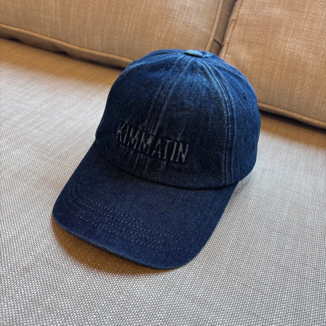 마뗑킴(Matin Kim)의 로고 브러시 데님 볼캡 상품이미지1