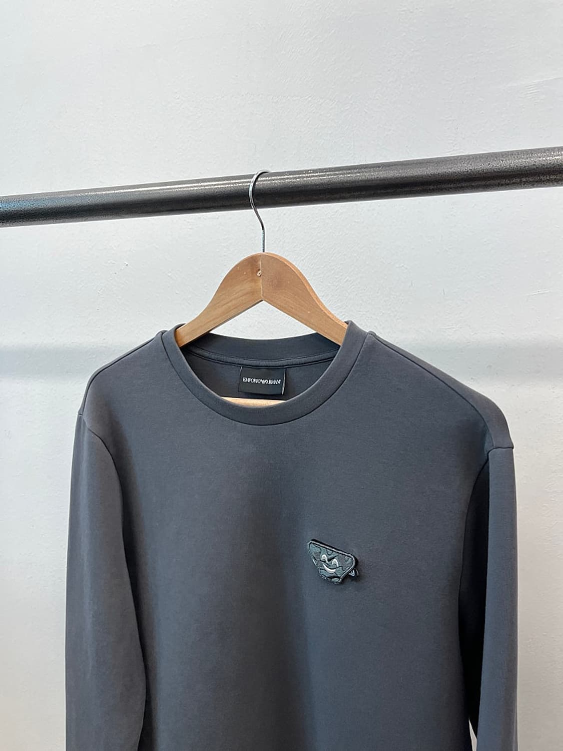 100) 엠포리오알마니 신형 맨투맨  상품이미지3