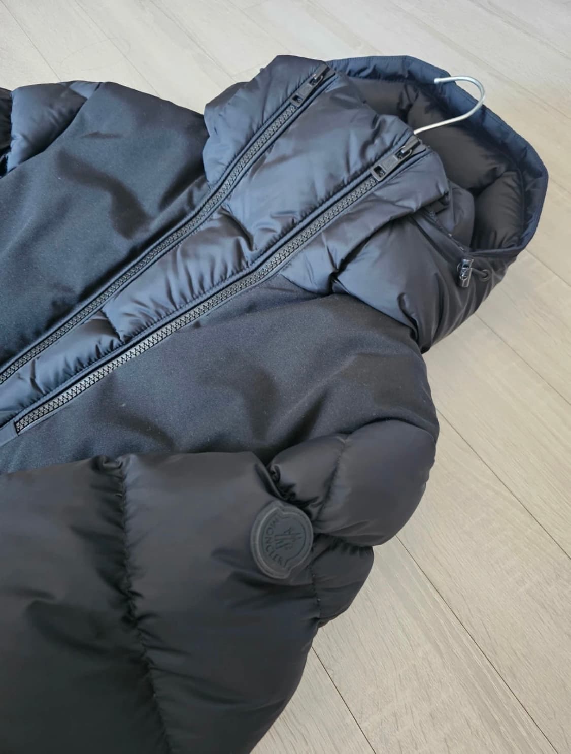 (백화점, 한글택) 몽클레어 라베다 다운자켓 올블랙 상품이미지2