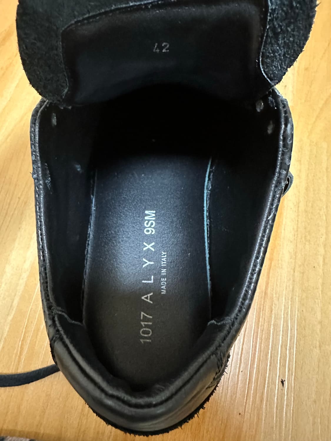 1017 ALYX 9SM 버클 스니커즈 블랙 42 사이즈 (270) 상품이미지6