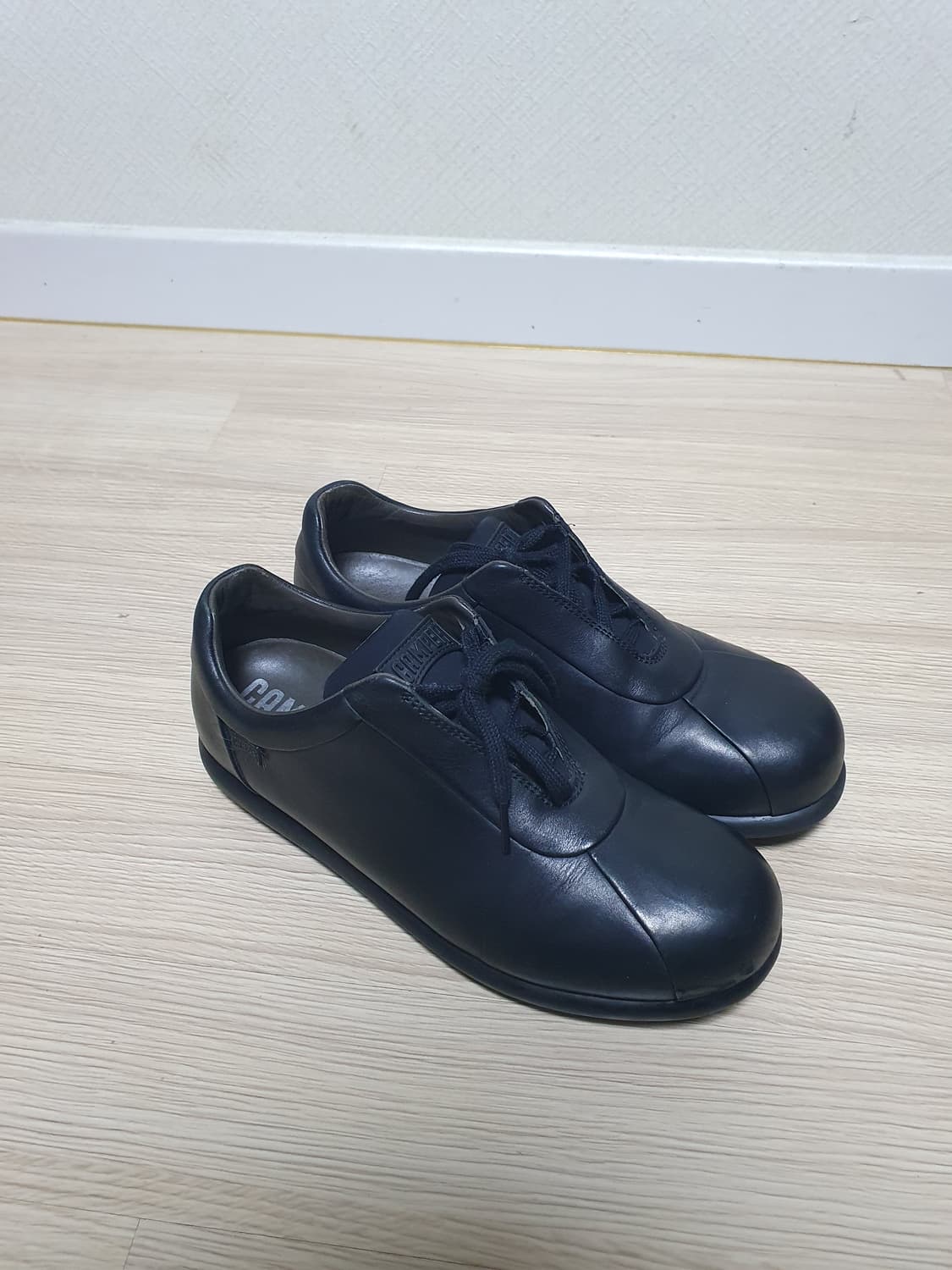 캠퍼 블랙 가죽 스니커즈 265~270 상품이미지2