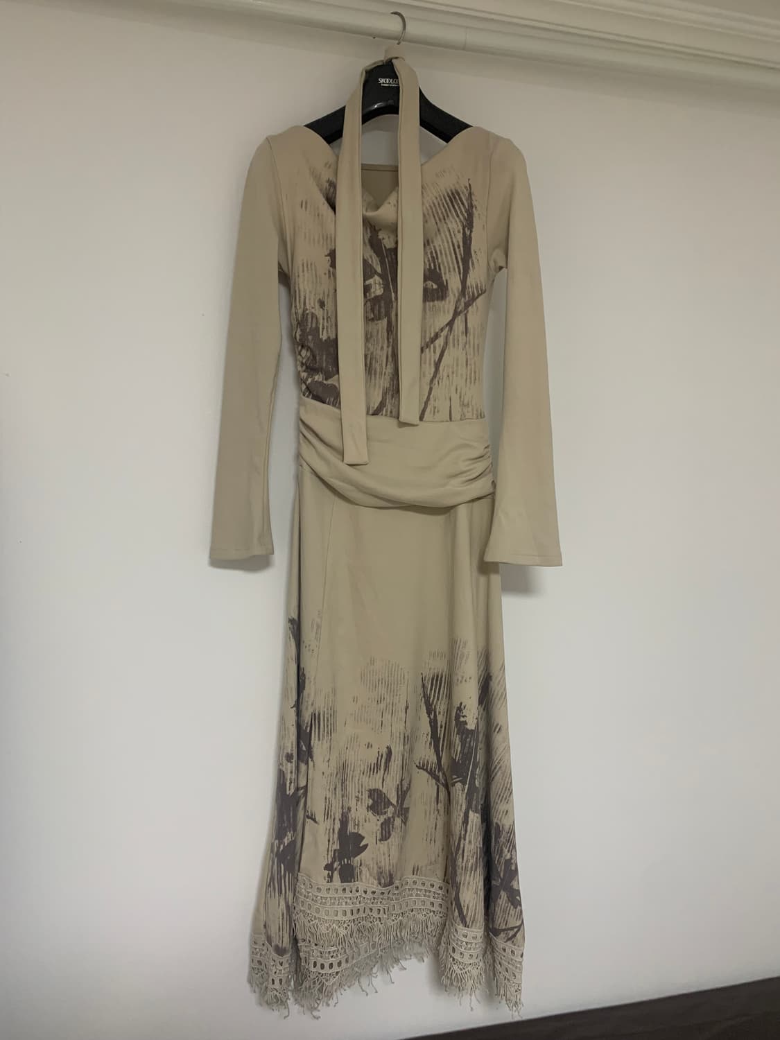 그런지 프린팅 허리 셔링 롱원피스 (착샷ㅇ) 상품이미지1