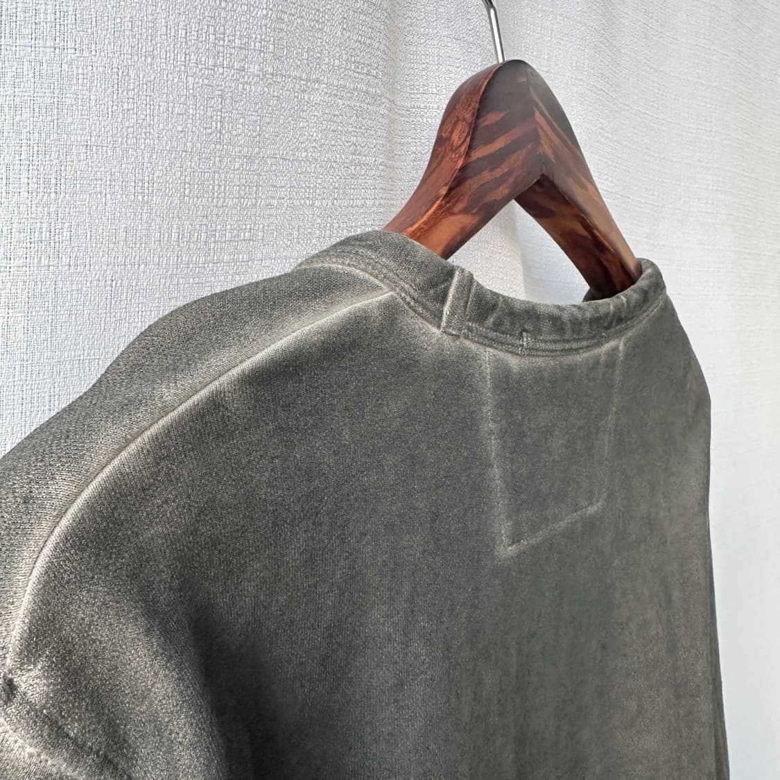 CP Company 렌즈 패치 가먼트다잉 워싱 맨투맨 차콜 그레이 95 상품이미지9