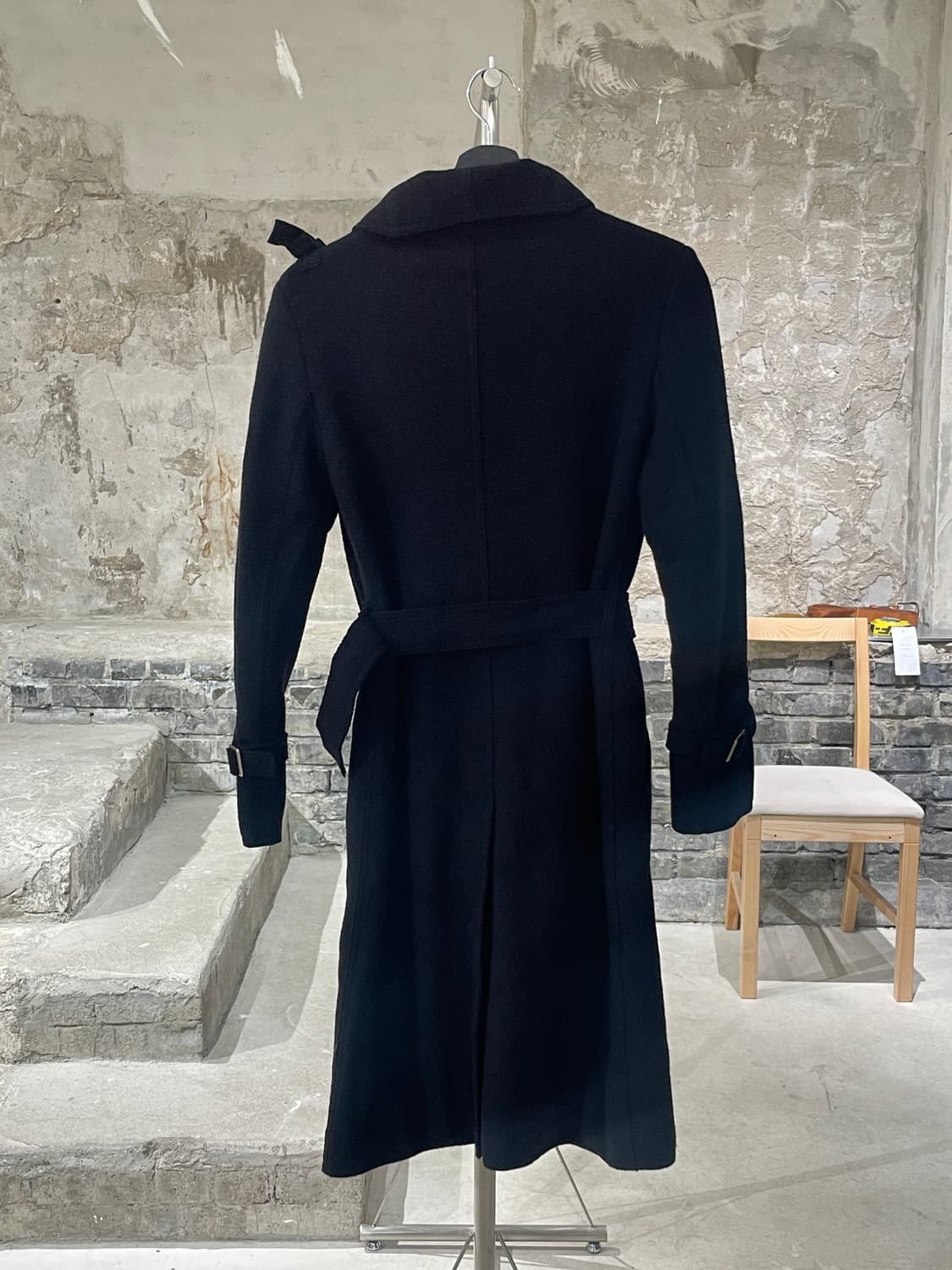 아르마니 꼴레지오니 블랙 드레이프 벨티드 울 코트 상품이미지6