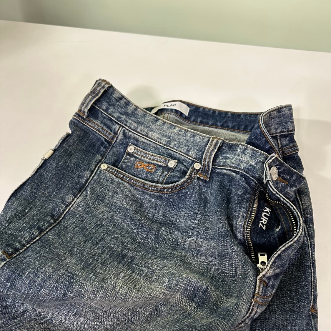 M 플랙진 슬림핏 중청워시드 커즈 청바지 상품이미지1