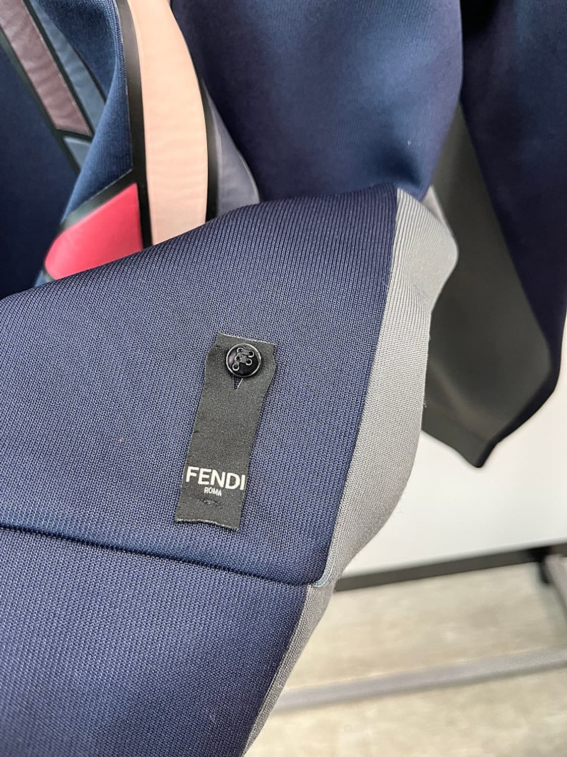 105) 펜디 네오프렌 맨투맨  상품이미지8