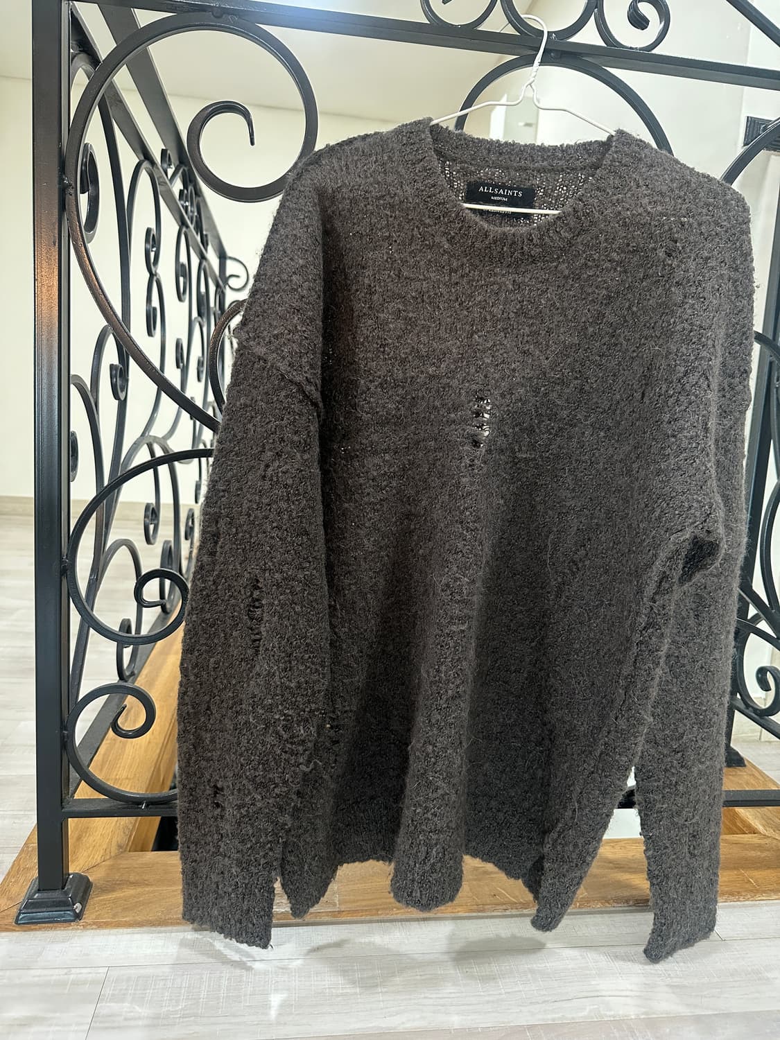 올세인츠 데미지 니트 판매합니다. 상품이미지1