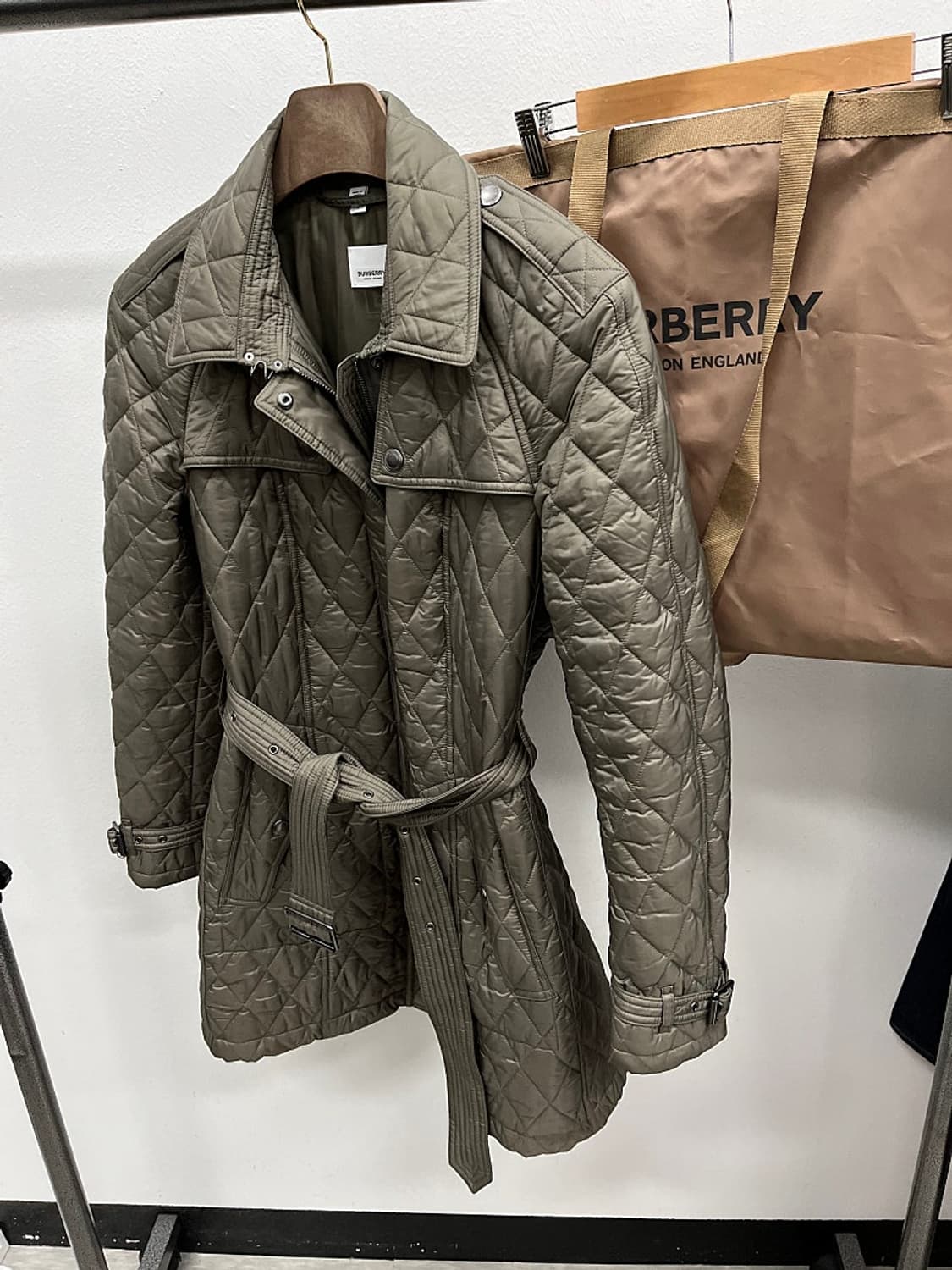 여) 버버리 신형 벨티드 퀼팅코트  상품이미지1