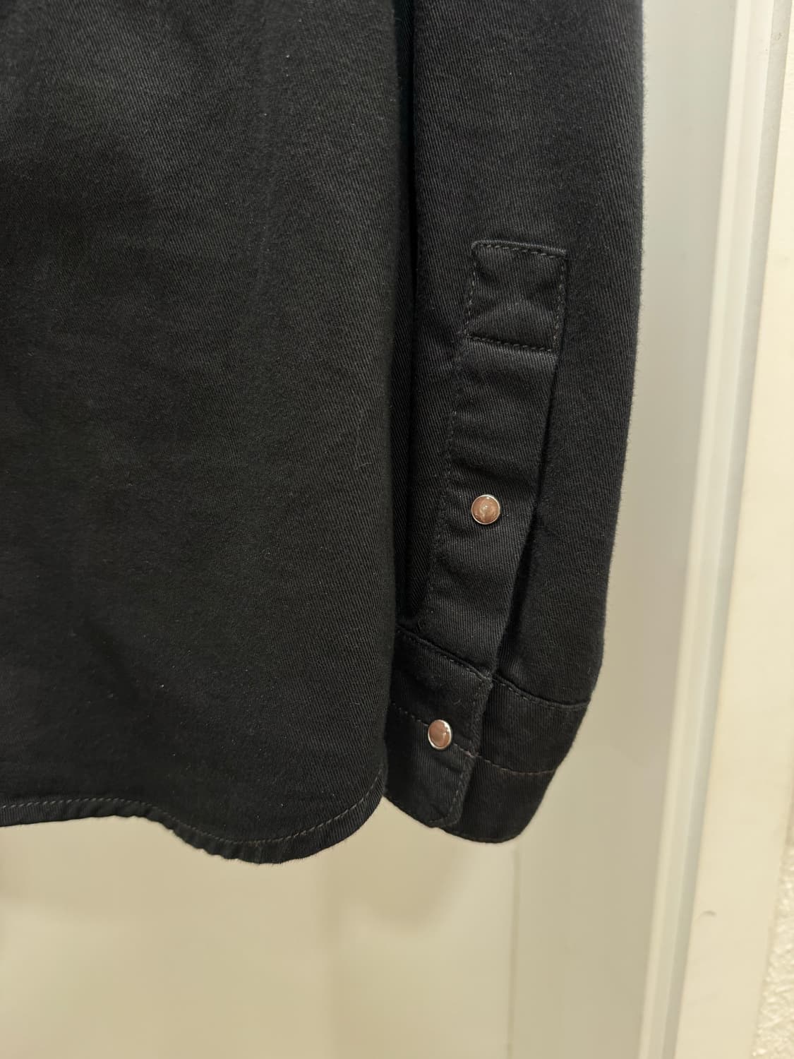 르메르 24fw 블랙데님 스냅 셔츠 (50사이즈) 상품이미지6