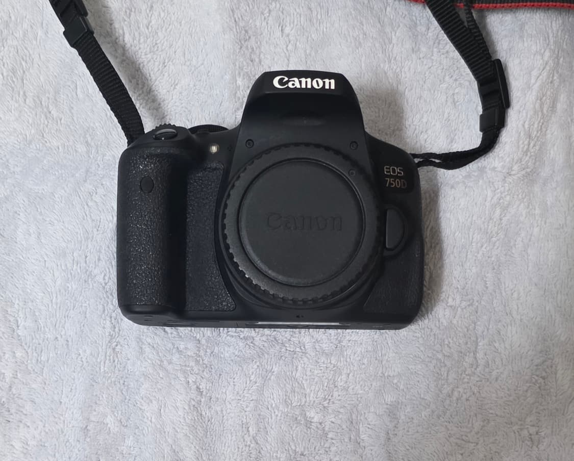 캐논 EOS 750D DSLR 카메라와 탐론 18-200mm 팝니다. 상품이미지3