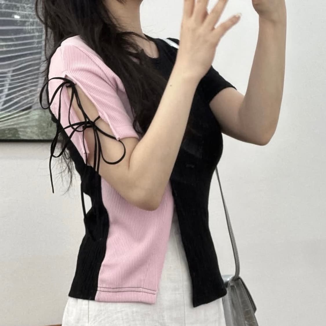 까트린 트임 리본 배색 반팔 티셔츠 상품이미지3