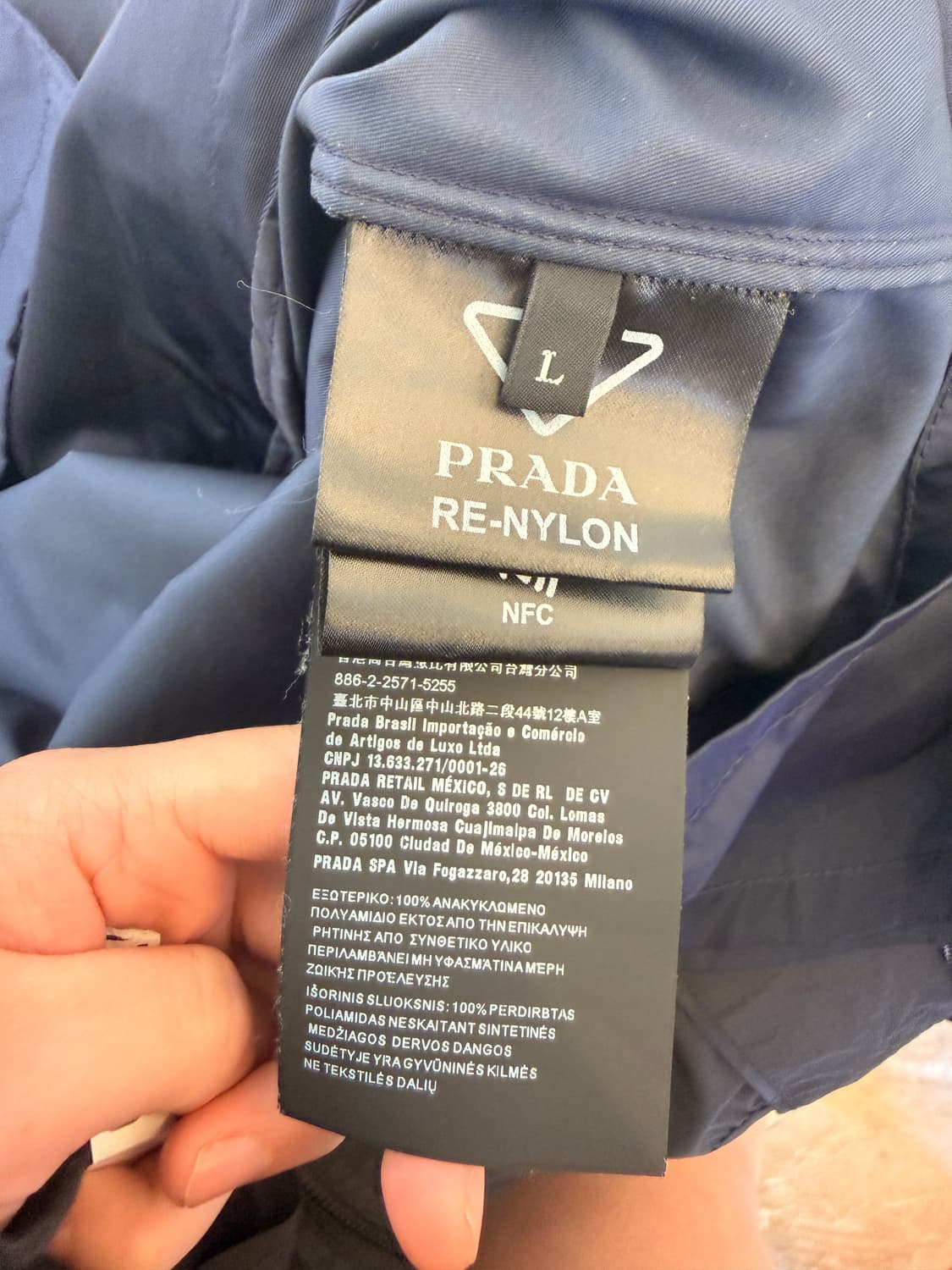 프라다 (prada)리나일론 반팔 셔츠 네이비 정품 상품이미지5