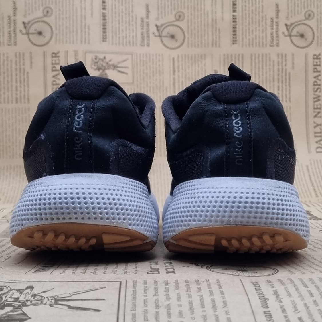 나이키 리액트 이스케이프런 운동화 240 상품이미지4