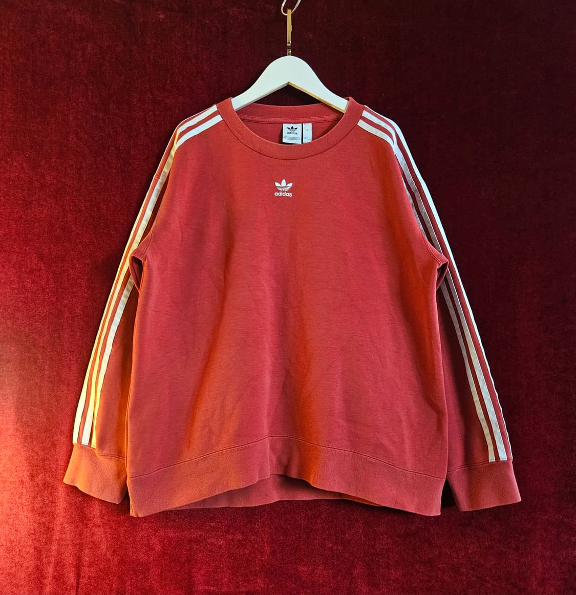 아디다스(Adidas) 스몰 센터로고 삼선 다홍 맨투맨 M 상품이미지2