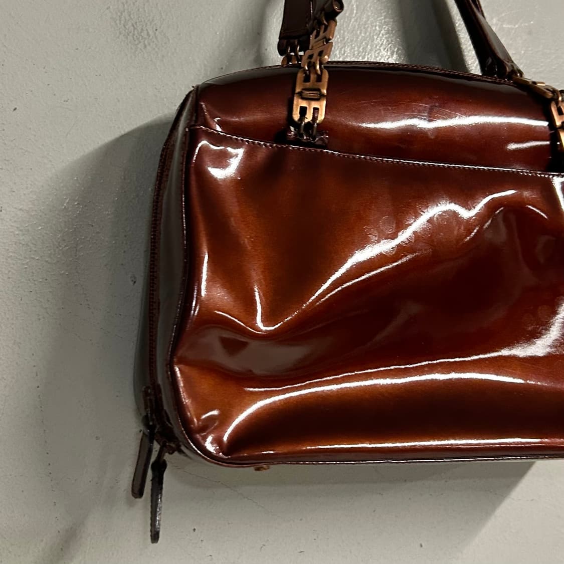BALLY enamel handbag shiny brown 상품이미지10