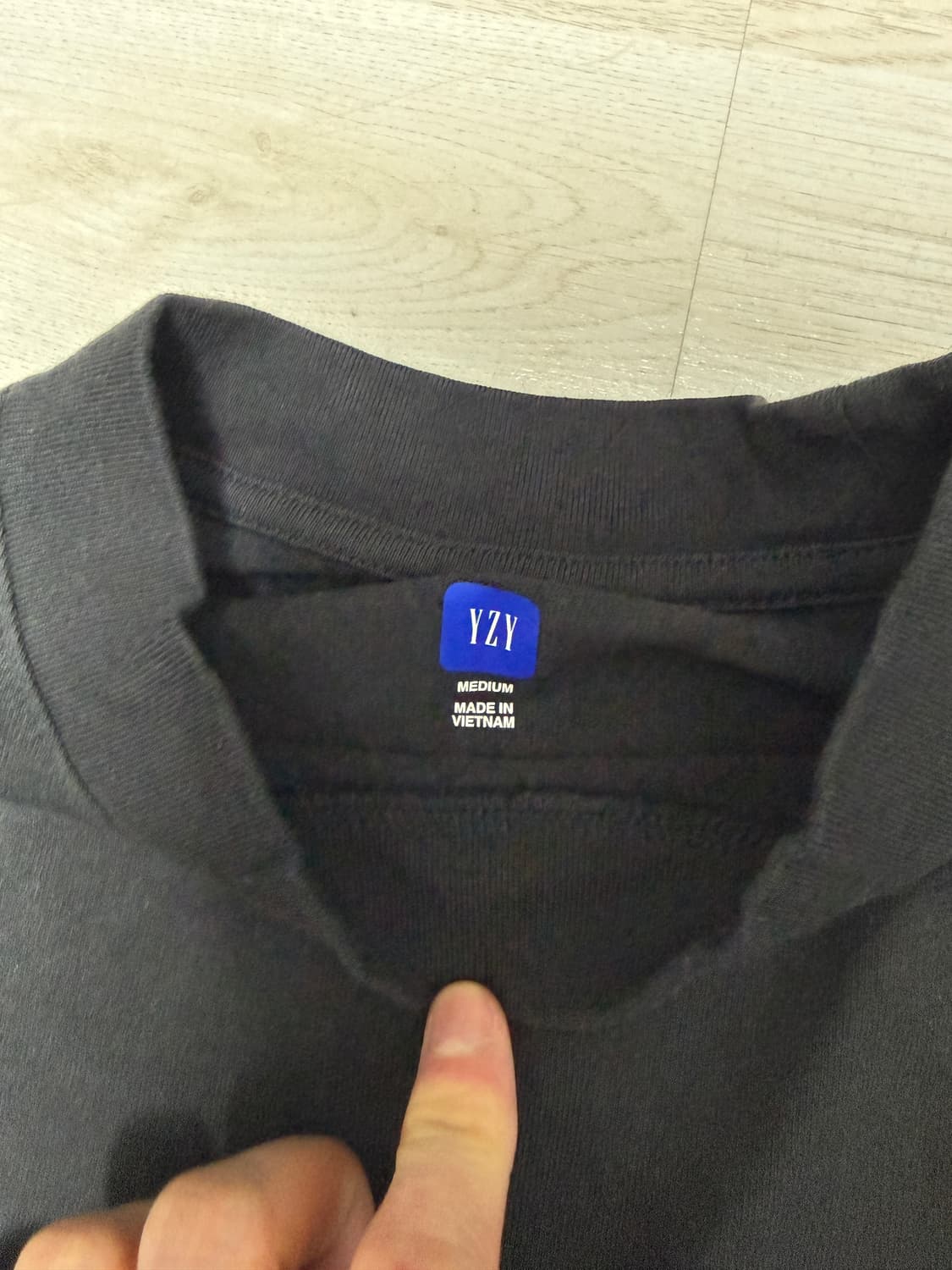 yeezy gap 이지갭 롱슬리브 블랙 m 팝니다 상품이미지2