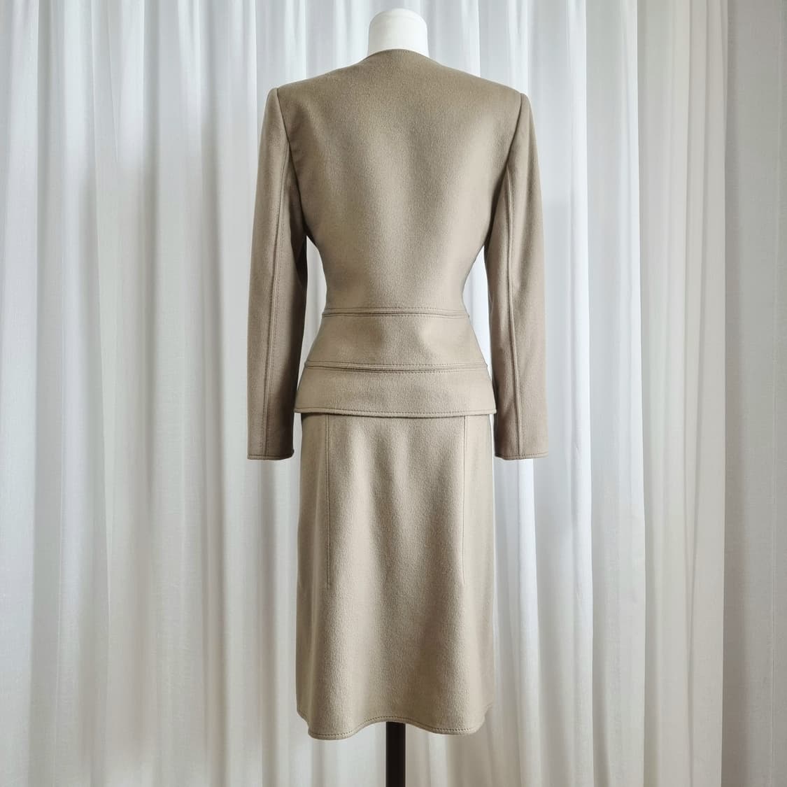 발렌티노 부띠끄 셋업 울100% (55-날씬66/실측확인) 상태최상 상품이미지3