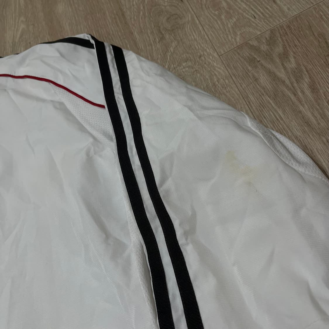 아디다스 화이트 레드 라인 바람막이 L/100 상품이미지10