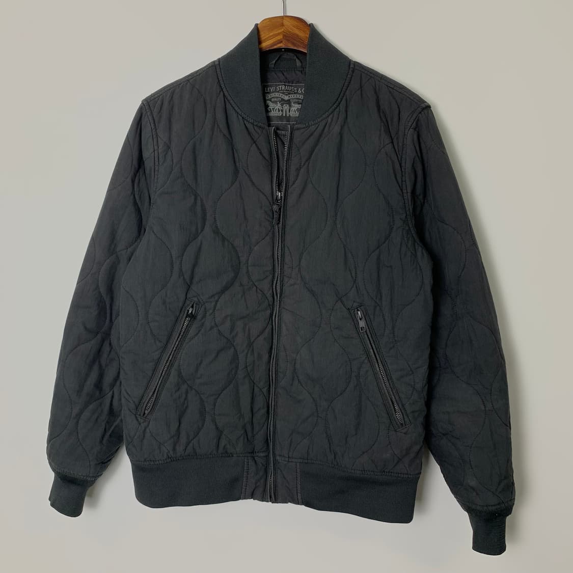 리바이스 레드탭 블랙 퀼팅 자켓 상품이미지3