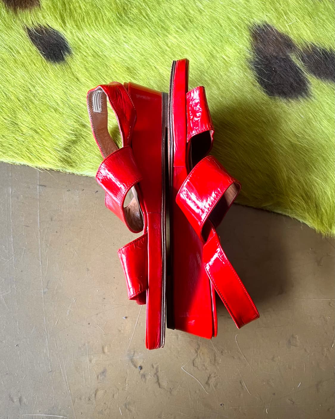 1980s GUCCI Red Patent Leather Sandals 상품이미지6