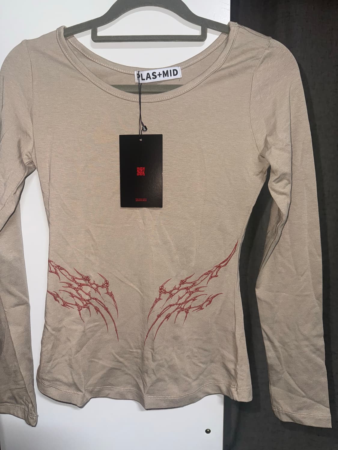 플라스미드 타투 슬림핏 티셔츠 베이지 레이어드 티 롱슬리브 상품이미지4