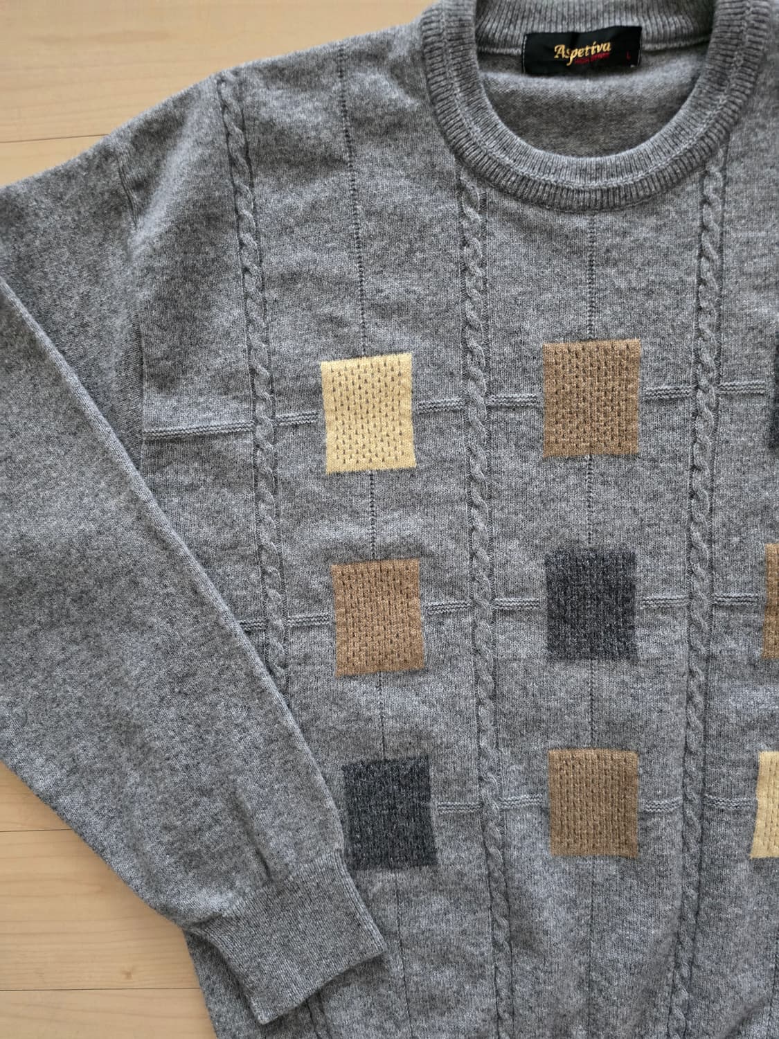 그레이 사각 패치워크 울캐시미어  케이블 니트 상품이미지3