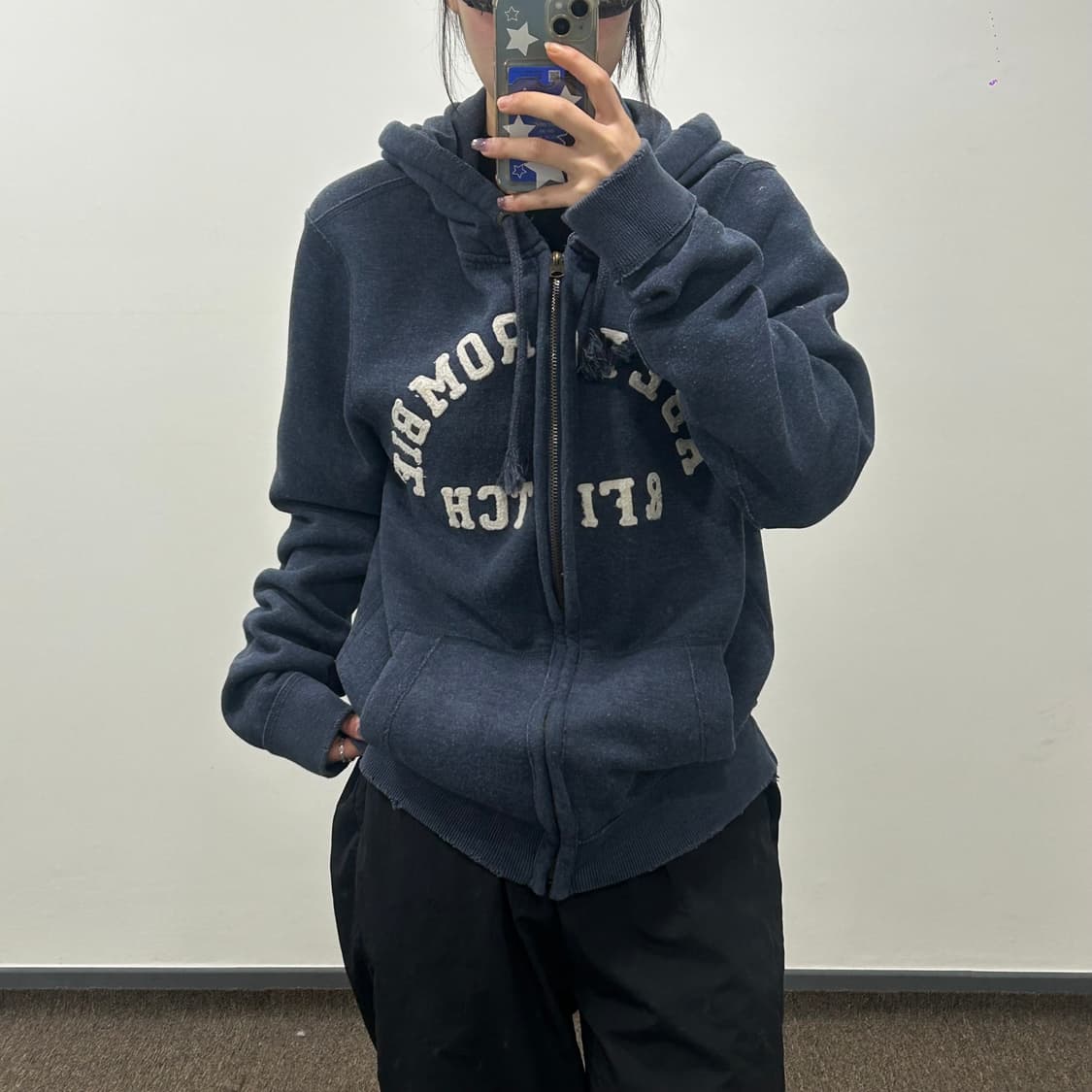 Abercrombie 아베크롬비 화이트 스펠아웃 로고 네이비 후드집업   상품이미지1