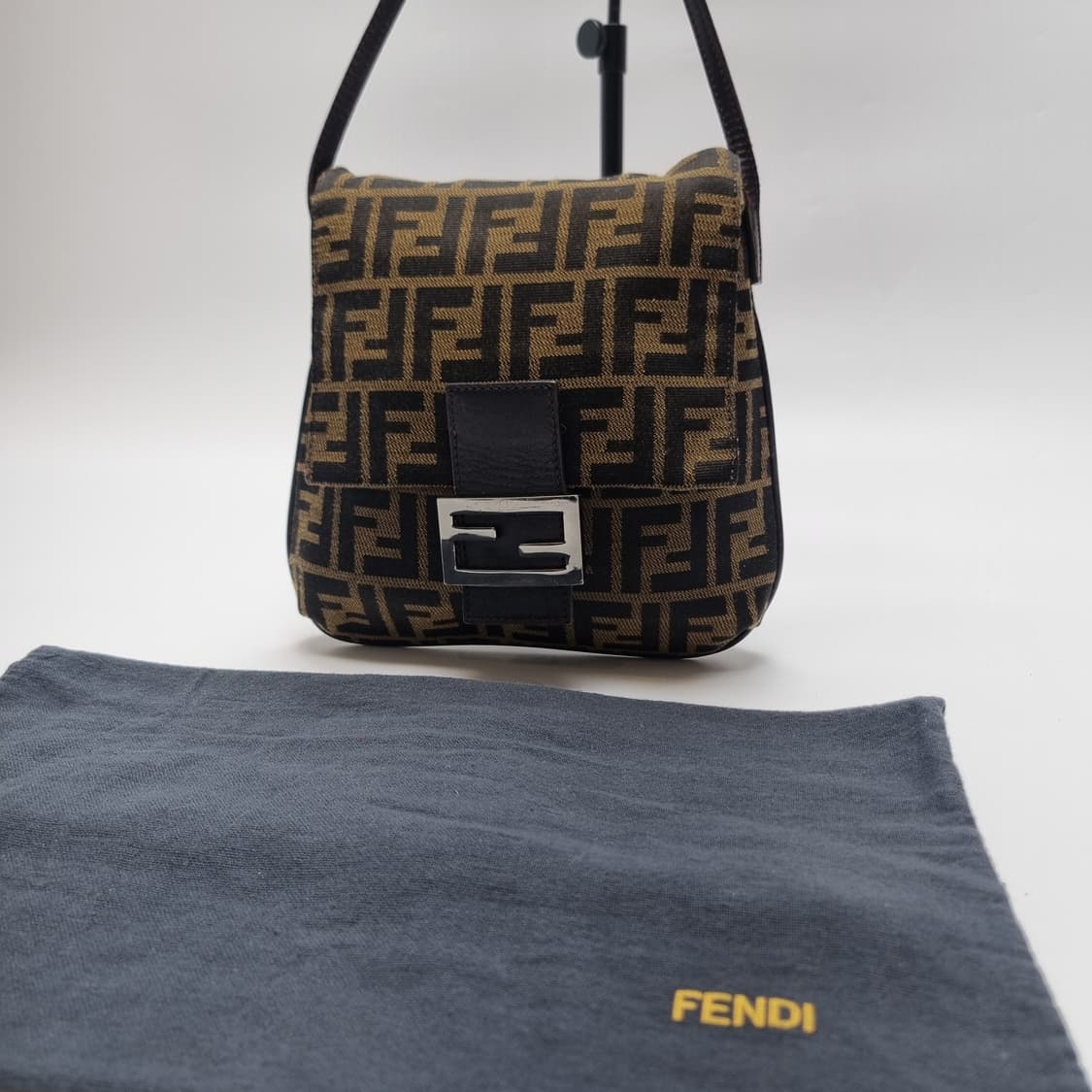 펜디 FENDI 주카 캔버스 브라운 숄더백 (최상급 크로스백) 상품이미지2