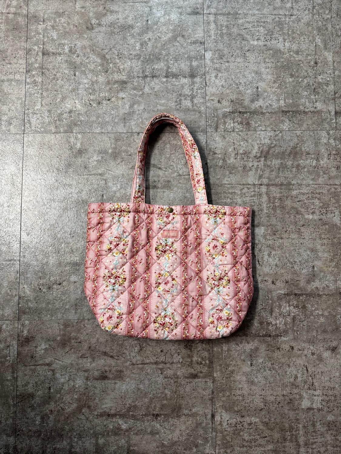 핑크하우스 플로럴 퀄티드 토트 백 상품이미지4