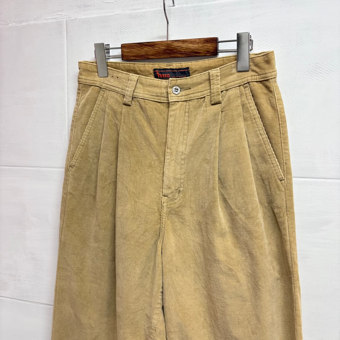 베이지 핀턱 코듀로이 테이퍼드핏 팬츠 (JPN) 상품이미지2