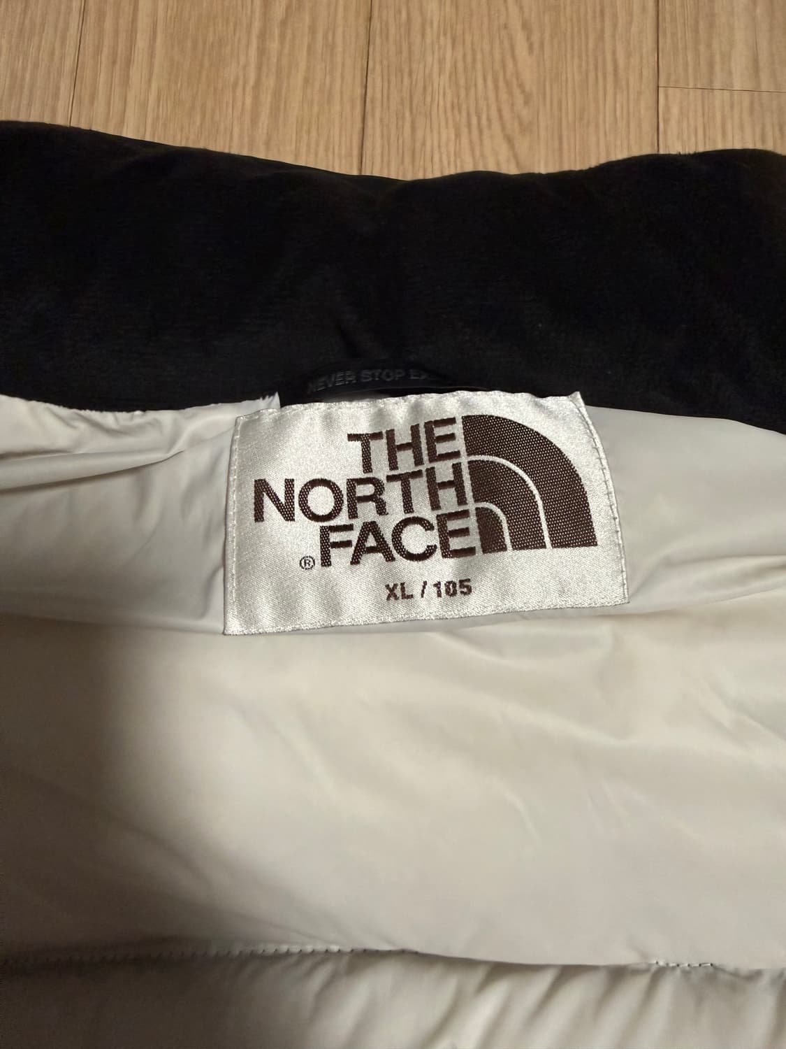 노스페이스 화이트라벨 지구눕시 패딩 상품이미지3