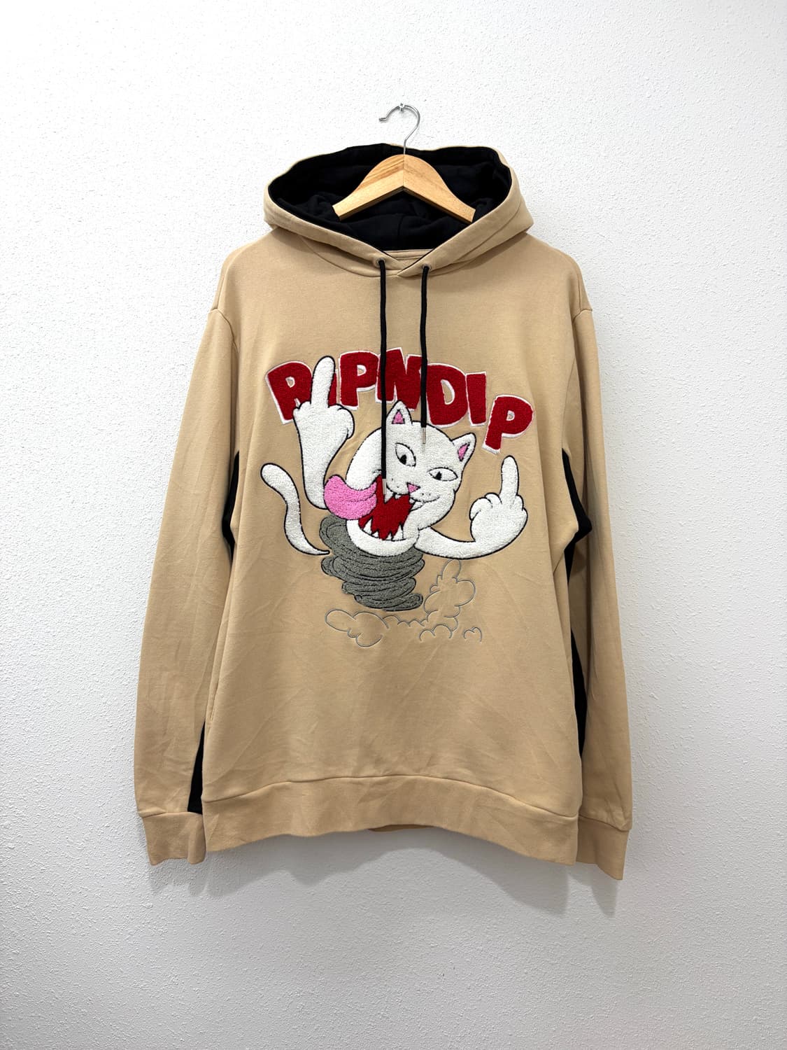 RIPNDIP 빅로고 고양이 자수 후드티 상품이미지1
