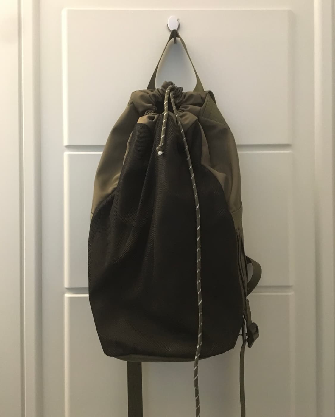 카키 드로우 스트링 백팩 상품이미지1