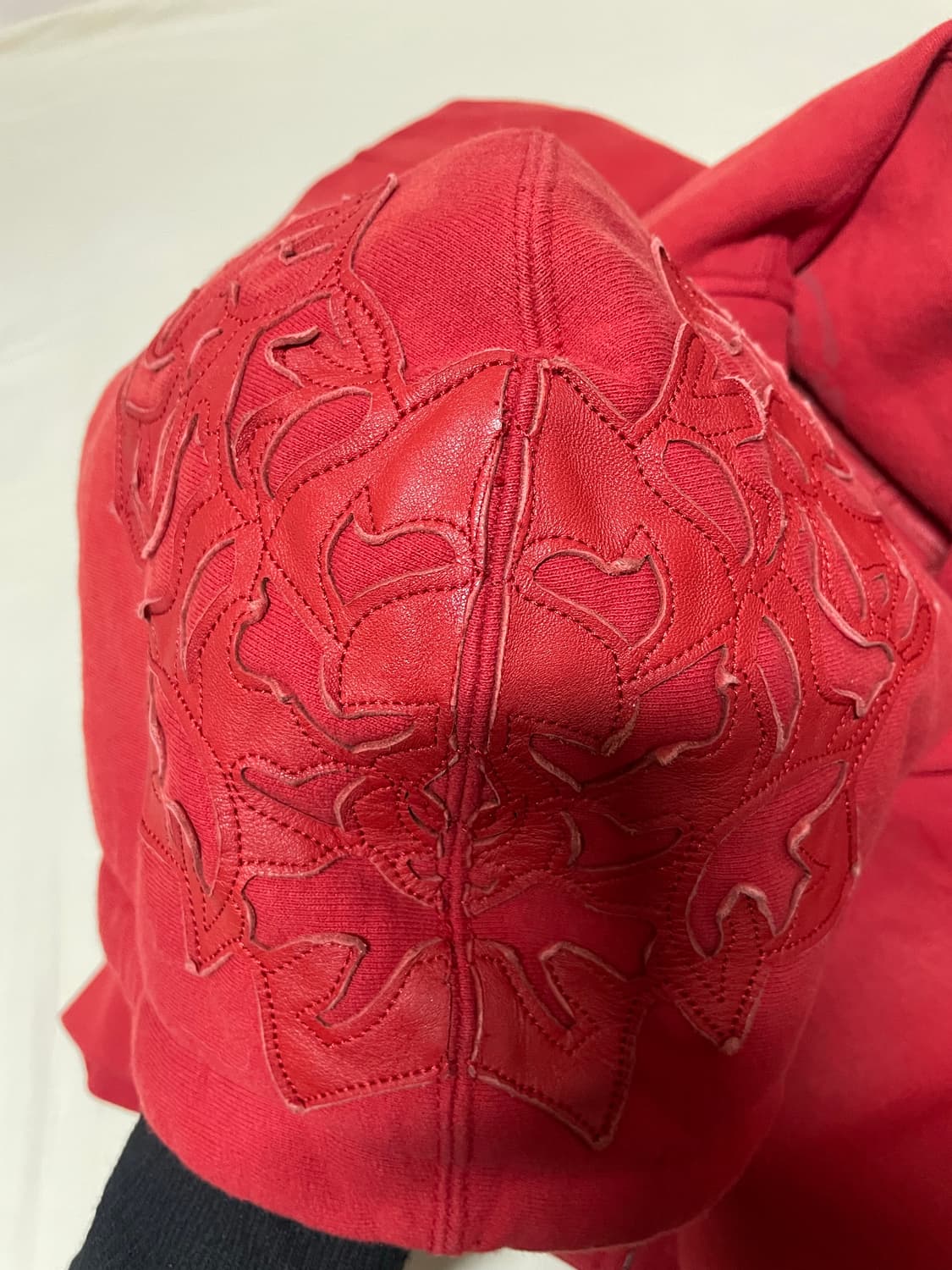 슈프림 레더 아플리케 집업 후드 스웨트셔츠 번트 레드 - 25SS 교환 상품이미지7