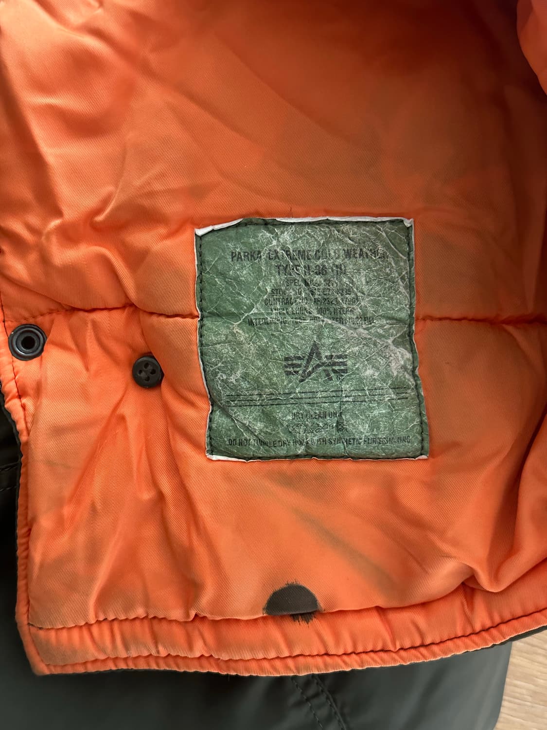 알파인더스트리 XL N3B 올리브 그린 컬러 판매합니다. 상품이미지3