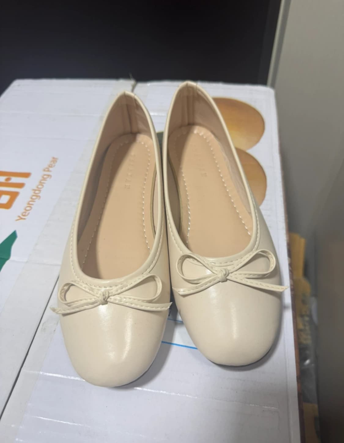 아이보리 레더 플랫슈즈 상품이미지3