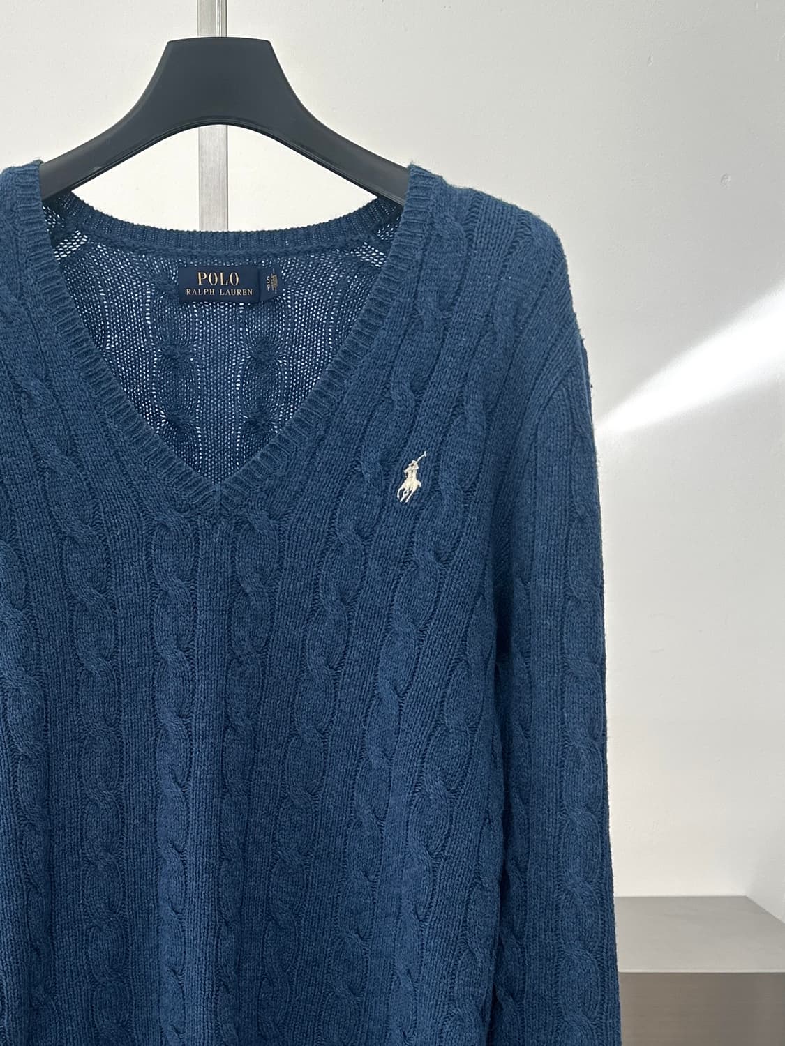 폴로 랄프로렌 뮤트블루 울 캐시미어 V넥 케이블 니트  상품이미지5
