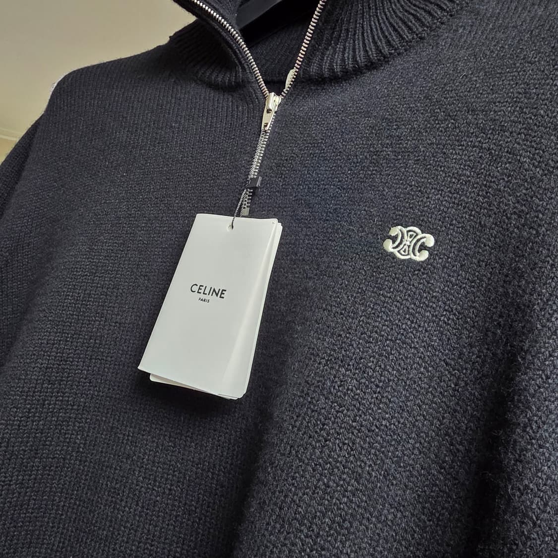 {클로젯}[M][더소뇨 풀구성]셀린느 트리오페 캐시미어 하프 집업 니트 상품이미지2