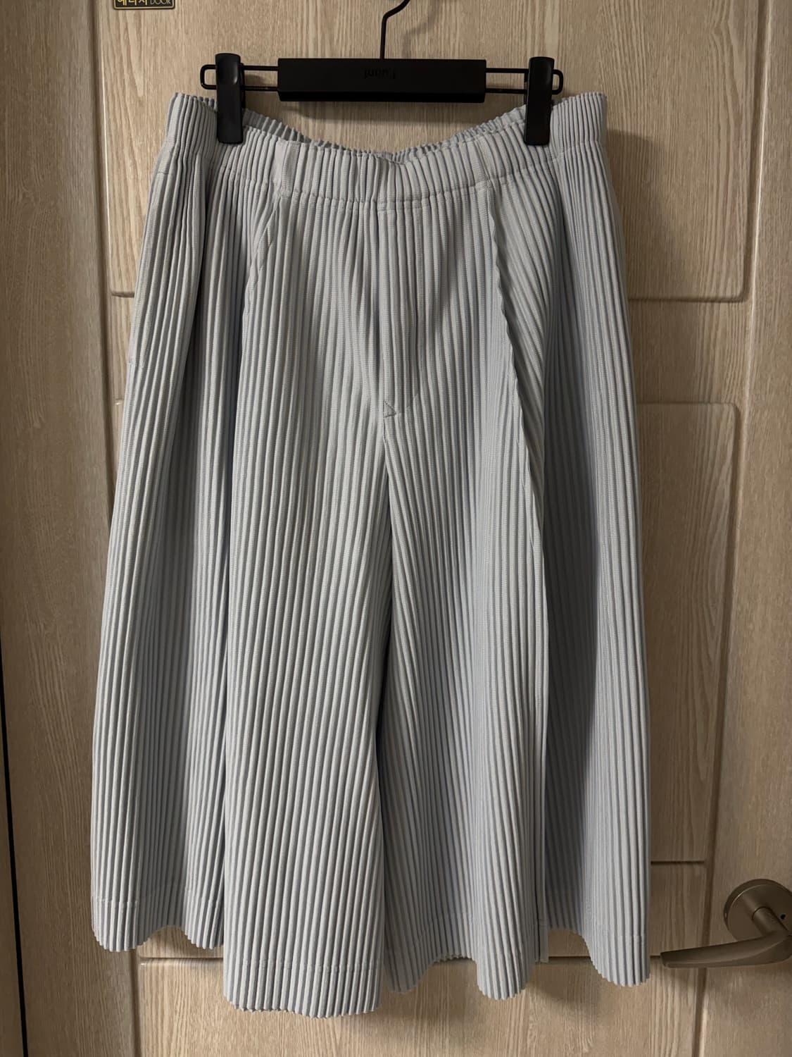 옴므플리세 그레이 와이드 숏 팬츠 2size 상품이미지1