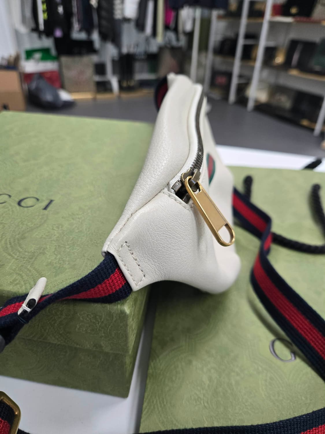 [40%할인] 구찌 띠로고 벨트백 힙색 상품이미지3