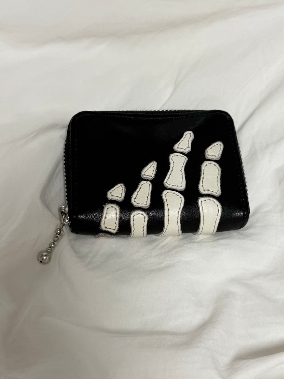 캐피탈 떰즈 업 본 핸드 집 미니 지갑 블랙  상품이미지2