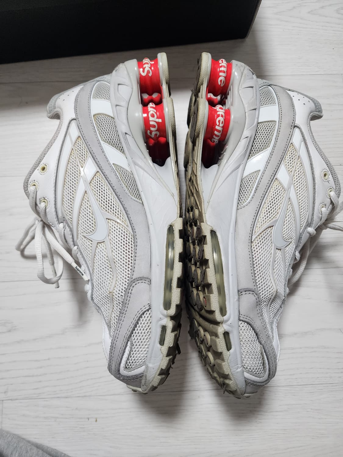 나이키 x 슈프림 샥스 라이드 2 SP 화이트 나이키 슈프림 샥스 상품이미지3