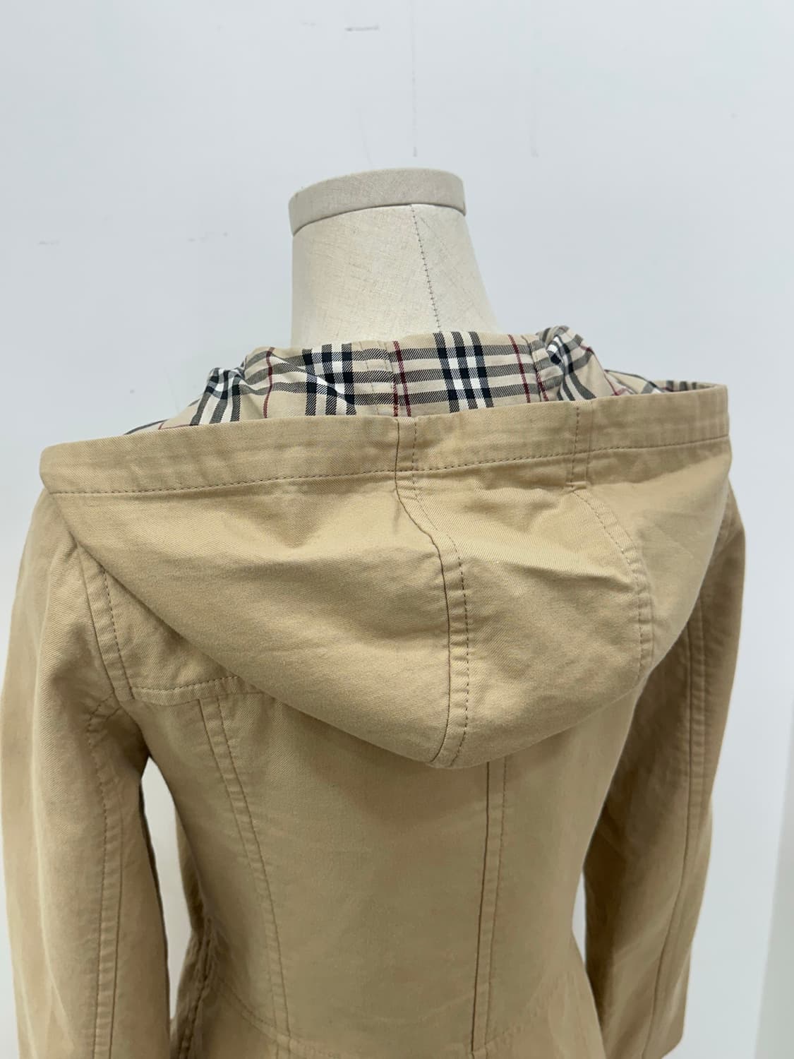 버버리 런던 블루라벨 후드 자켓 상품이미지4