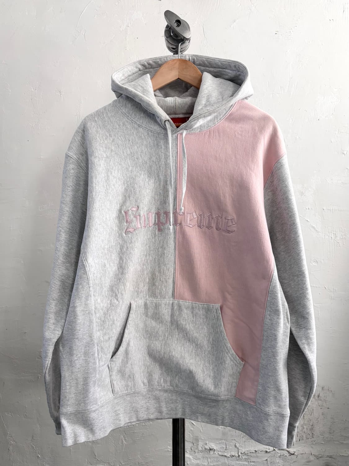Supreme 슈프림 17FW 그레이 핑크 아치로고 후드 상품이미지4