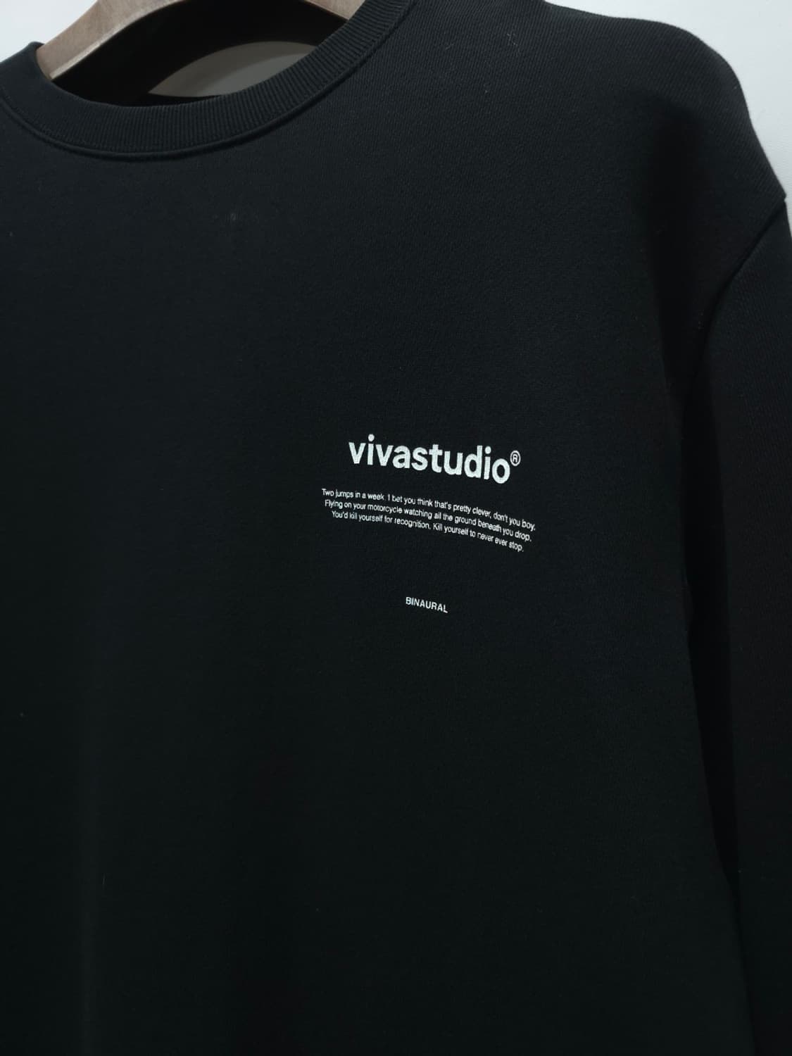 비바스튜디오 로고 맨투맨 블랙 (L사이즈) 상품이미지4