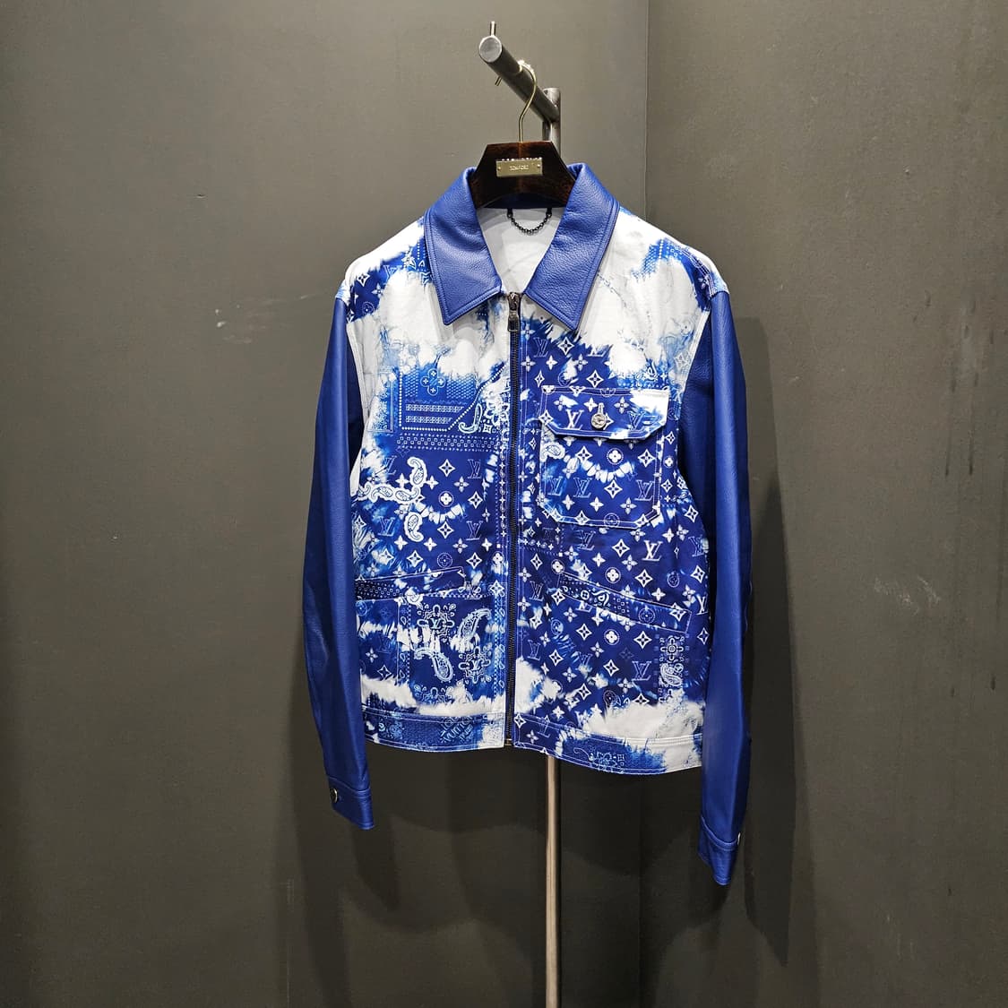 루이비통 모노그램 반다나 타이다이 한정 가죽자켓 상품이미지2