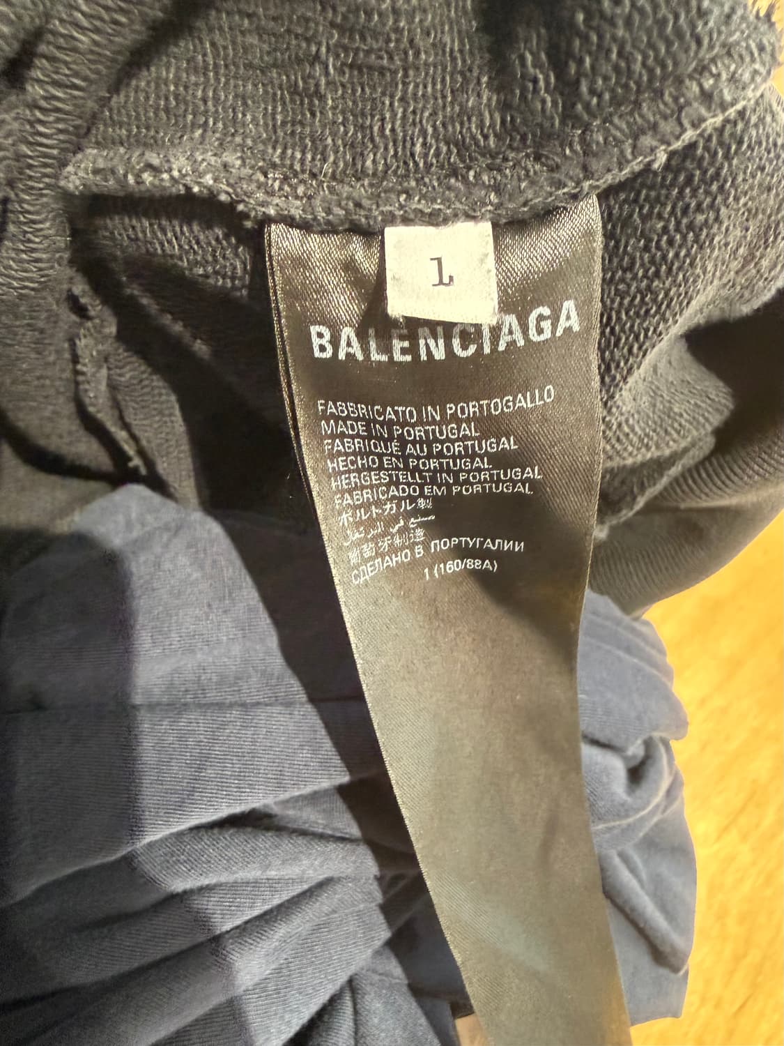 발렌시아가 런웨이 버젼 애플 후드 상품이미지6