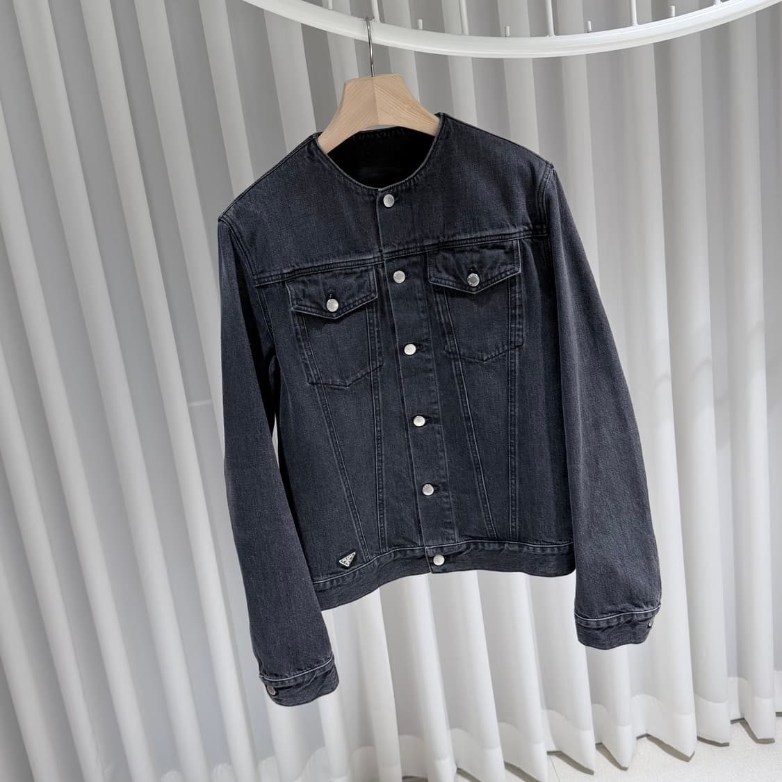 (A+/L) / 프라다 삼각로고 카라리스 데님 블루종봄버 자켓 상품이미지3