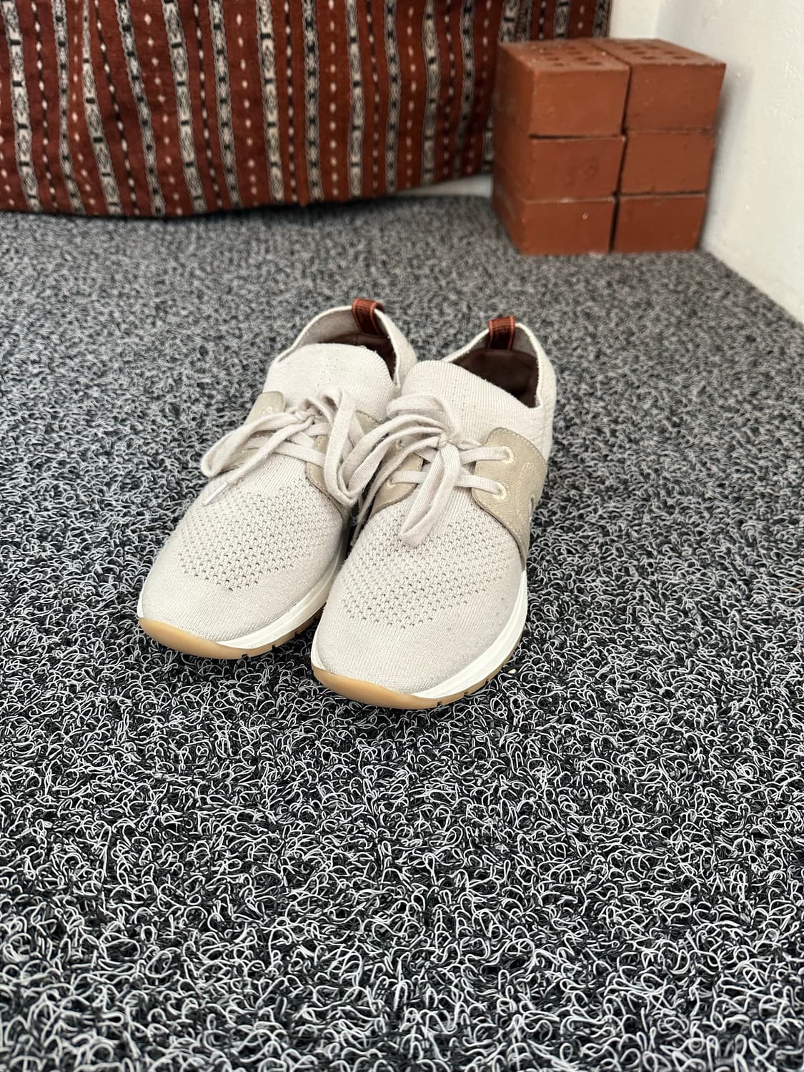 로로피아나 스니커즈 아이보리 38사이즈 상품이미지2